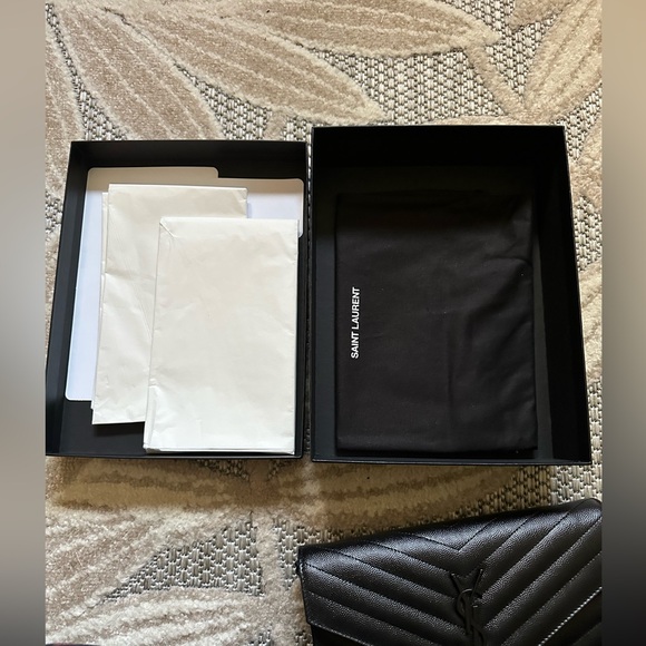 YSL Monogram Large Wallet on chain in Grained Leatherr - Picture 9 of 15